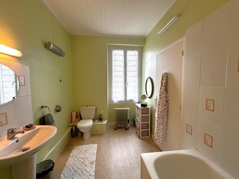 Maison traditionnelle - 158 m² - 7 pièces