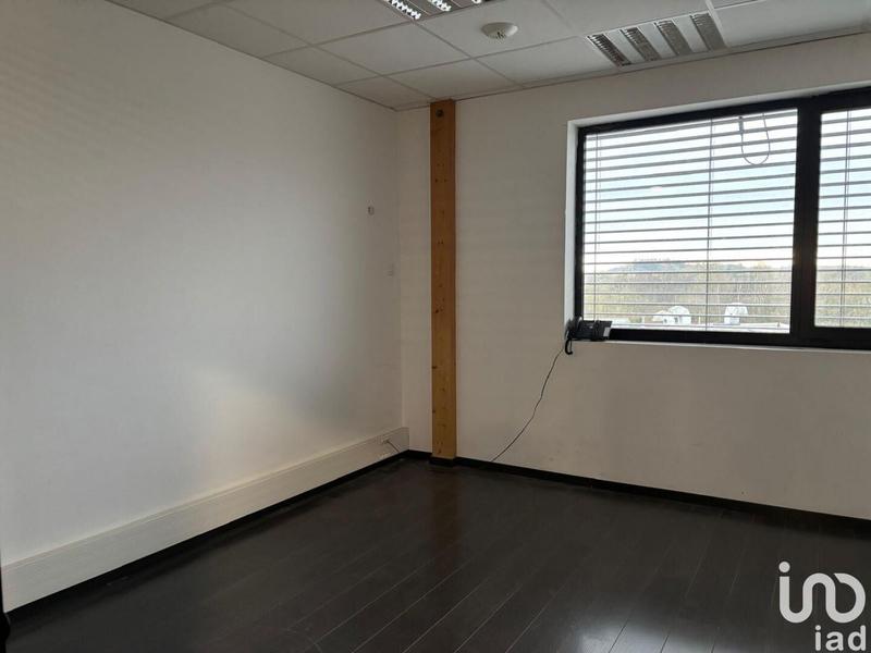 Local commercial - 3 000 m²