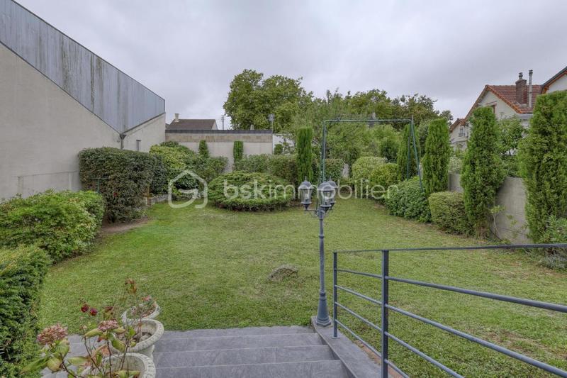 Maison de ville - 184 m² - 9 pièces