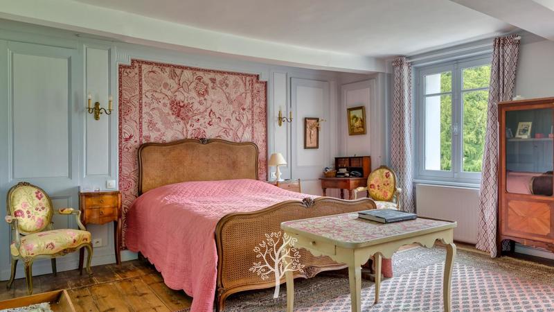 Château - 450 m² - 12 pièces