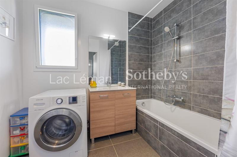 Appartement - 90 m² - 4 pièces