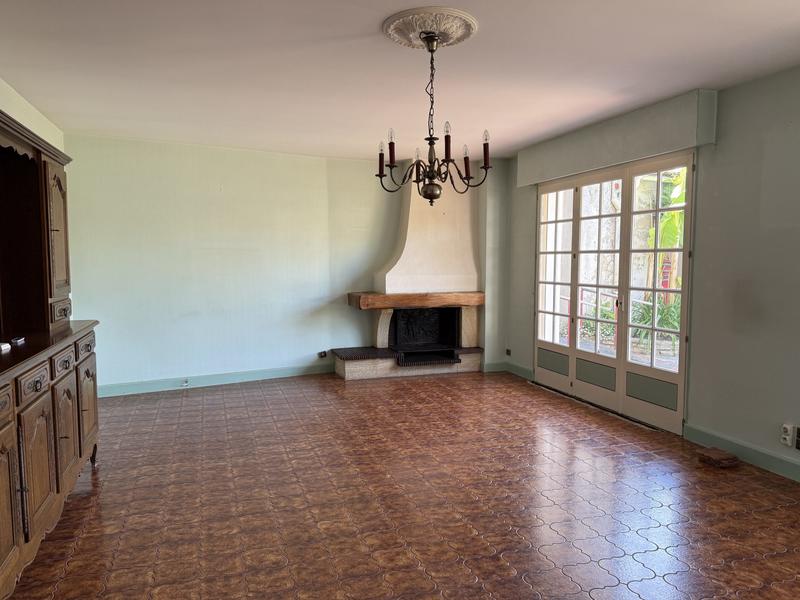 Maison - 184 m² - 9 pièces