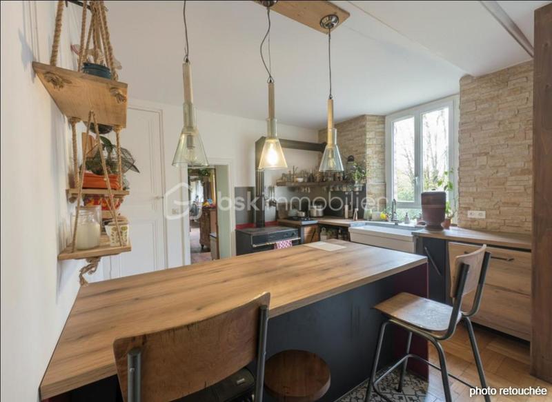 Maison - 257 m² - 8 pièces