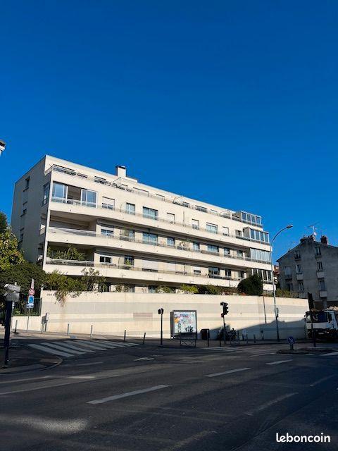 Appartement - 95 m² - 5 pièces