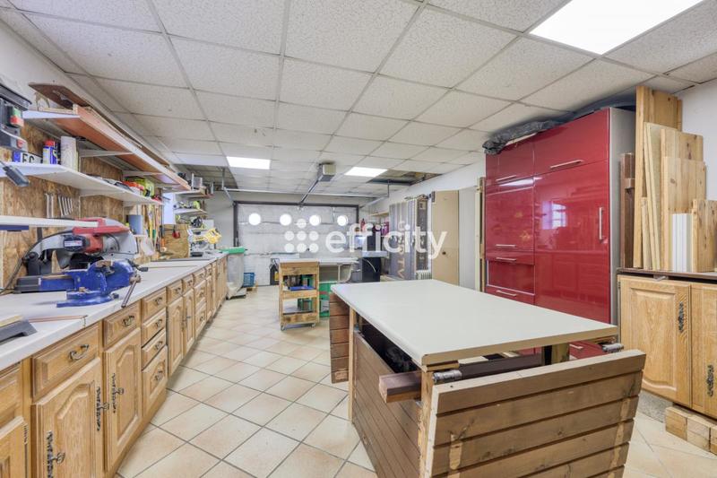 Maison - 171 m² - 7 pièces