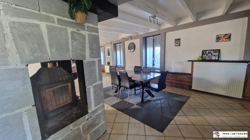 Maison - 220 m² - 6 pièces