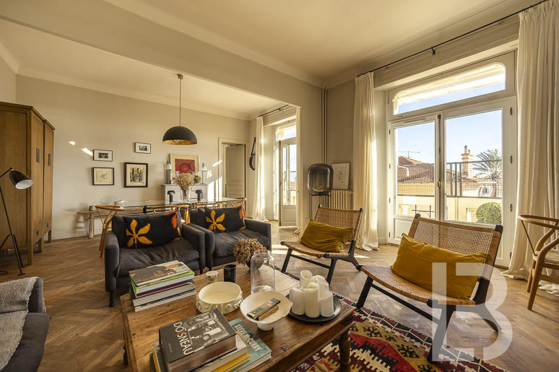 Appartement - 98 m² - 4 pièces