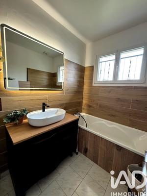 Maison - 137 m² - 8 pièces