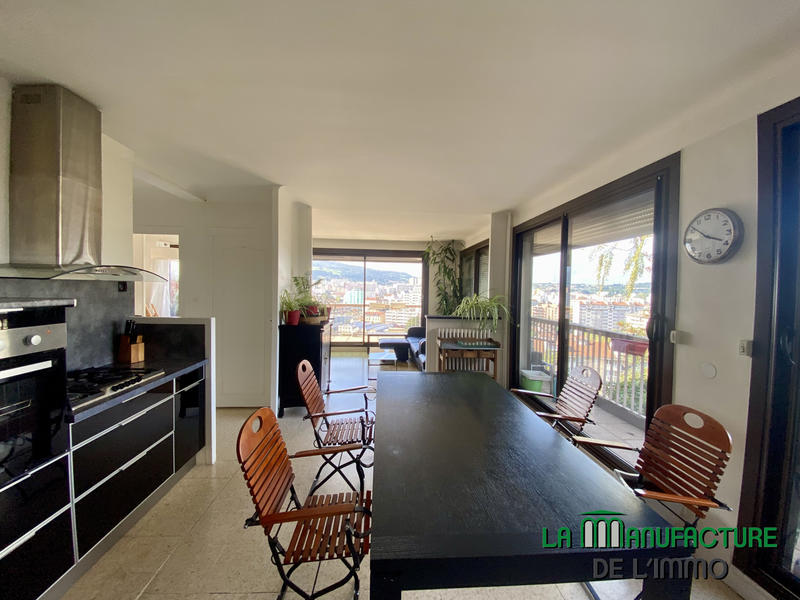 Appartement - 90 m² - 3 pièces