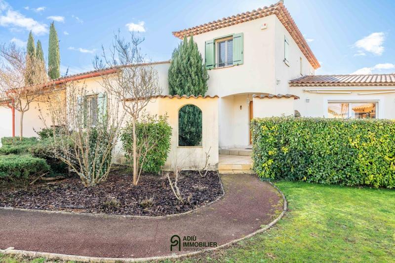 Maison - 212 m² - 5 pièces