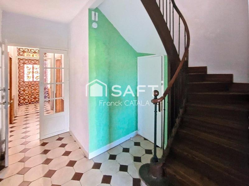 Maison - 225 m² - 9 pièces