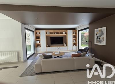 Maison - 169 m² - 5 pièces