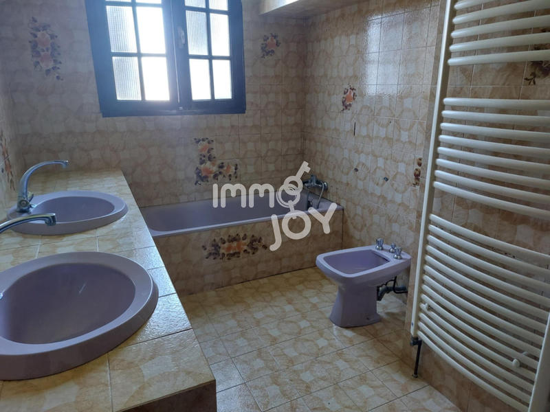 Maison - 186 m² - 6 pièces