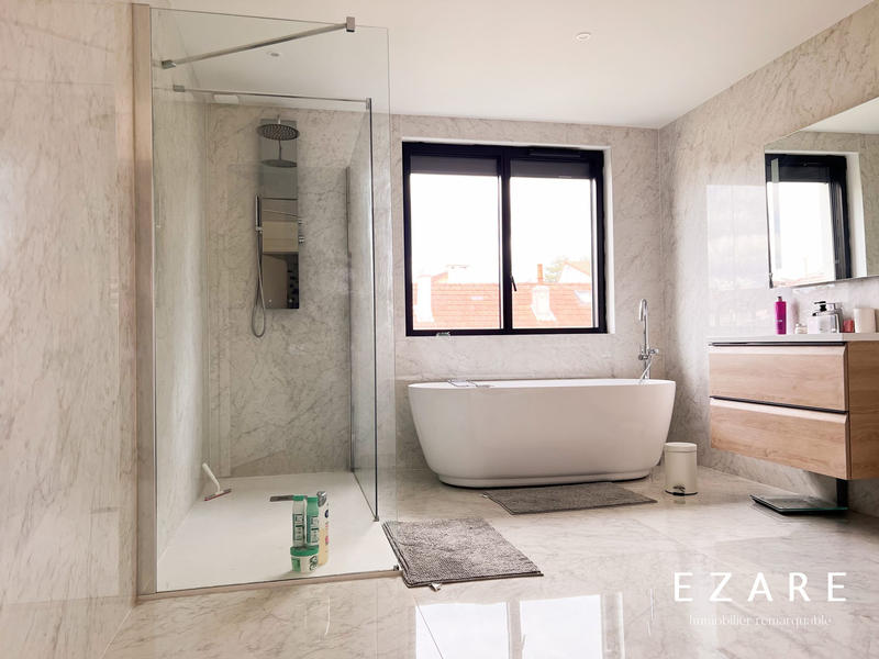 Maison - 361 m² - 12 pièces