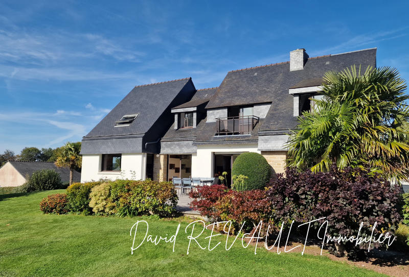 Maison - 180 m² - 7 pièces