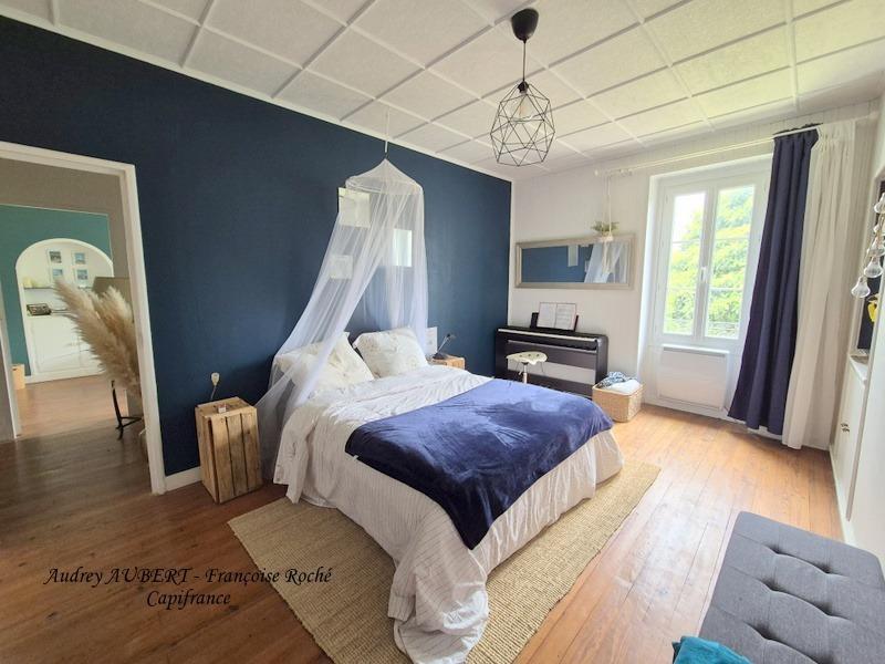 Maison en pierre - 280 m² - 11 pièces