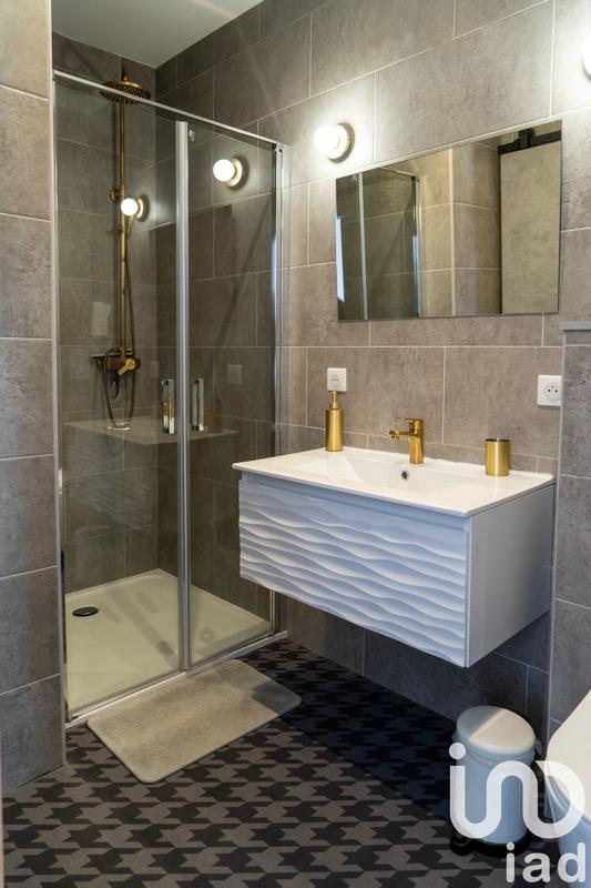 Maison - 277 m² - 7 pièces