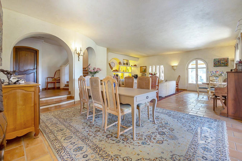 Maison - 283 m² - 6 pièces