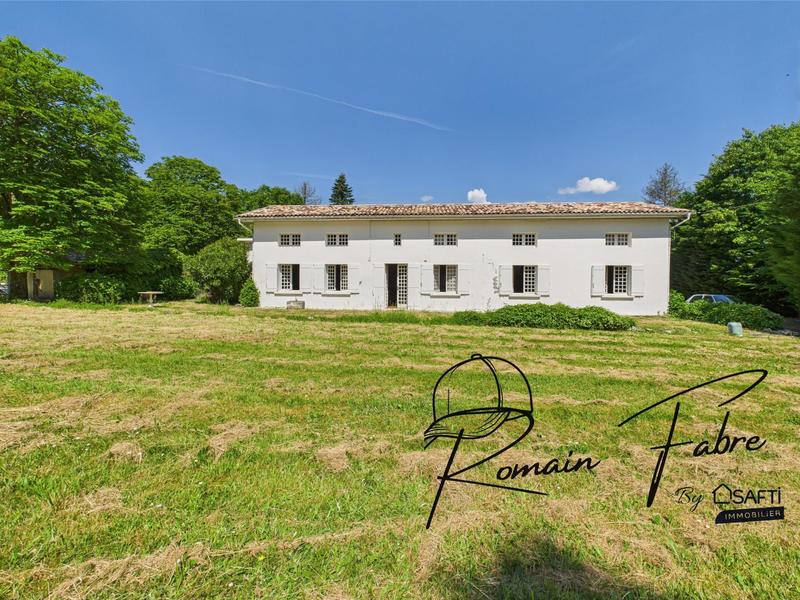 Maison - 310 m² - 12 pièces