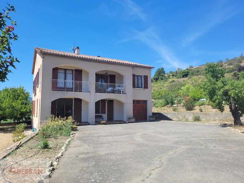 Maison - 199 m² - 8 pièces