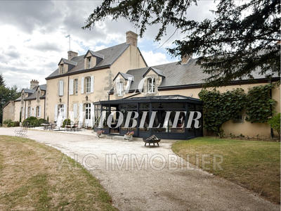 Propriété - 469 m² - 12 pièces