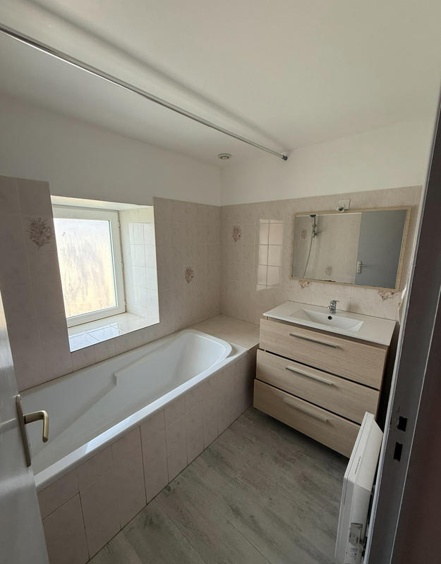 Maison - 175 m² - 9 pièces