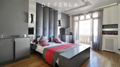 Appartement - 275 m² - 7 pièces