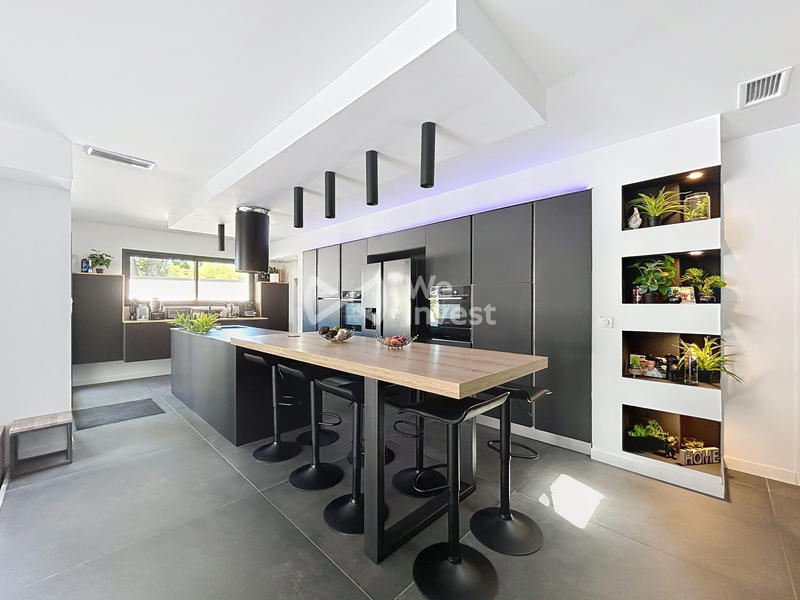 Villa - 220 m² - 5 pièces