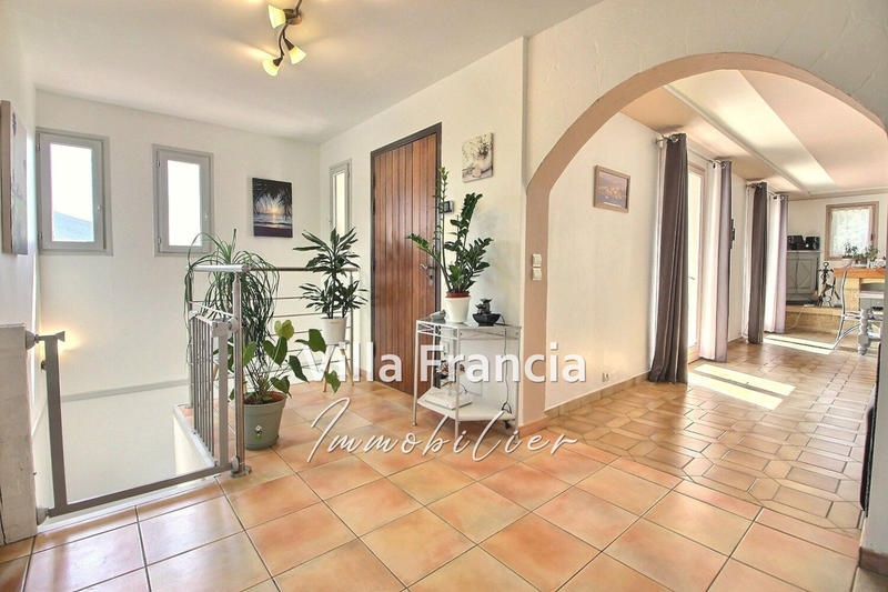 Maison - 211 m² - 5 pièces