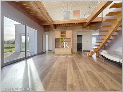 Maison - 213 m² - 9 pièces