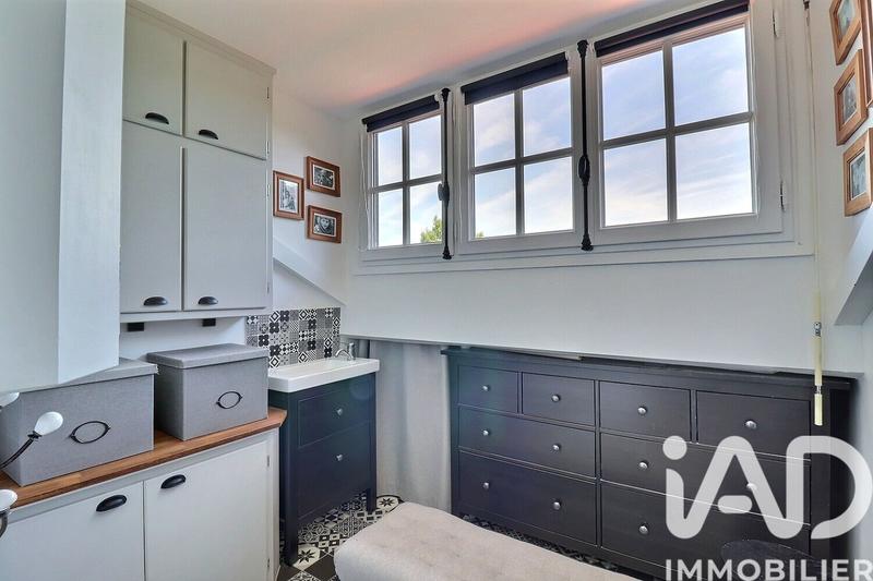 Maison - 460 m² - 19 pièces