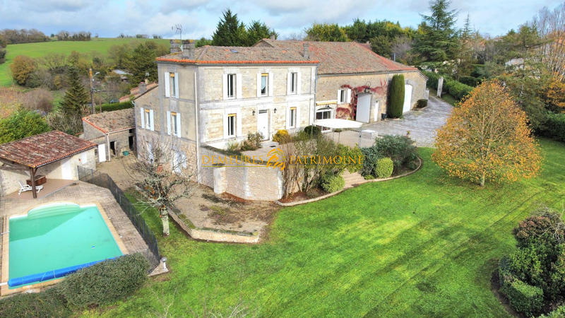 Maison ancienne - 236 m² - 5 pièces