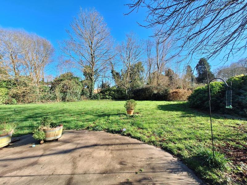 Propriété - 277 m² - 9 pièces