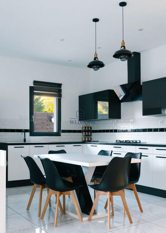 Maison - 145 m² - 6 pièces