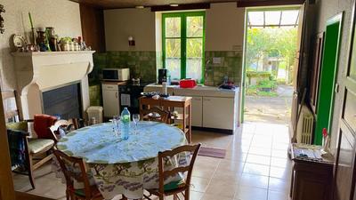 Maison - 94 m² - 5 pièces