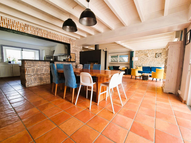 Maison - 262 m² - 8 pièces