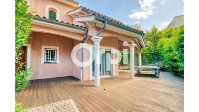 Villa - 220 m² - 7 pièces