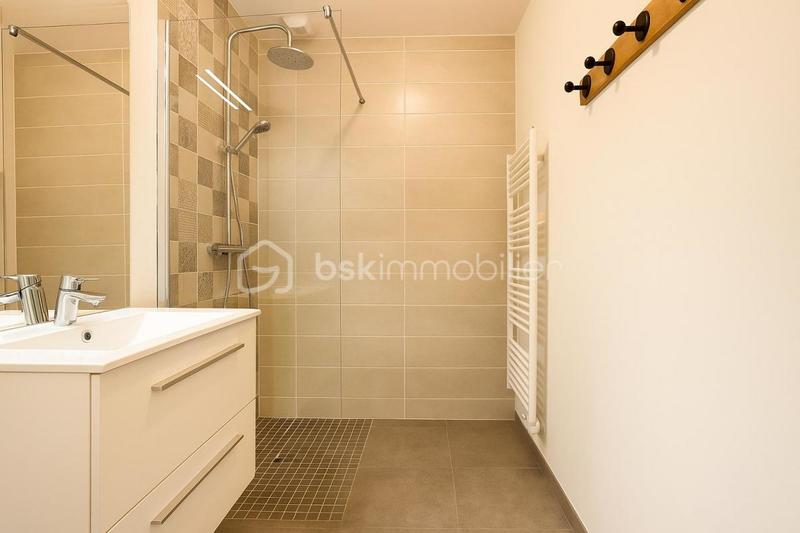 Maison - 99 m² - 5 pièces