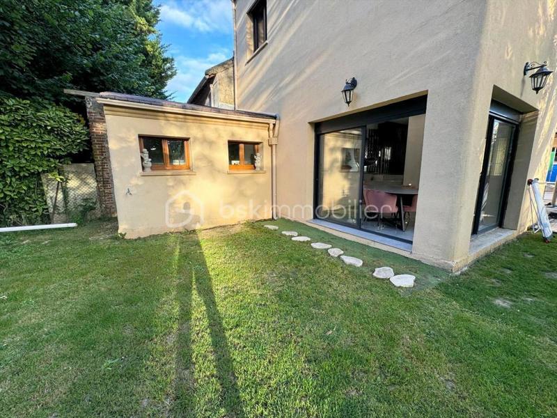 Propriété - 166 m² - 6 pièces