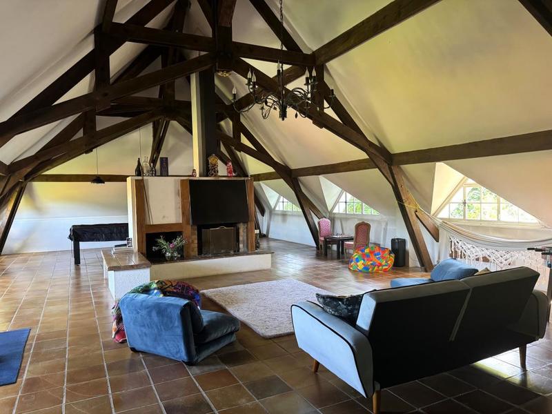 Maison - 300 m² - 9 pièces