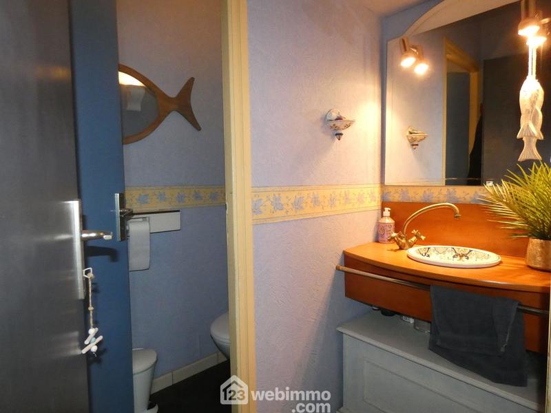 Maison - 233 m² - 9 pièces