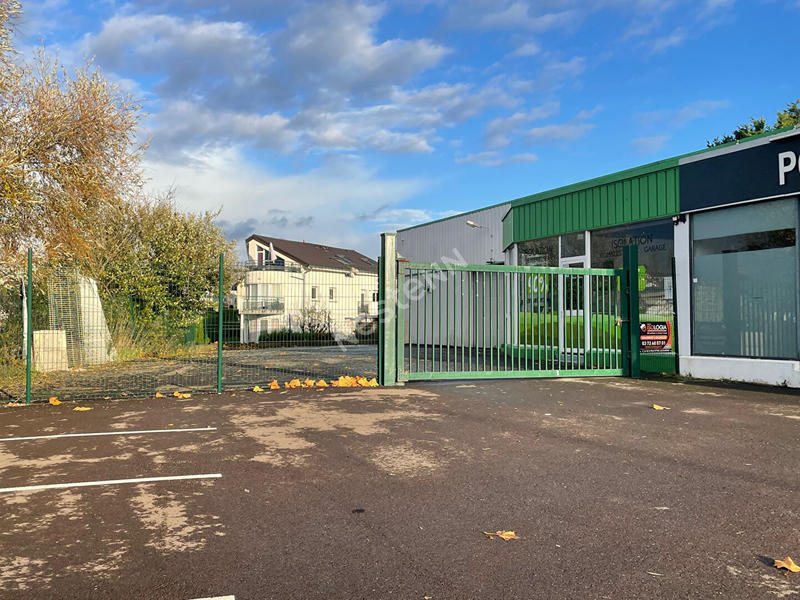 Local d'activité / Entrepôt - 529 m²