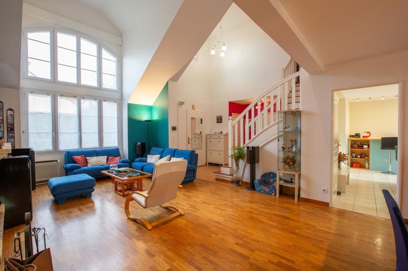 Maison - 205 m² - 8 pièces