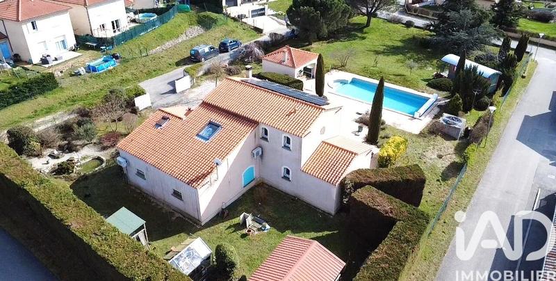 Maison - 200 m² - 8 pièces