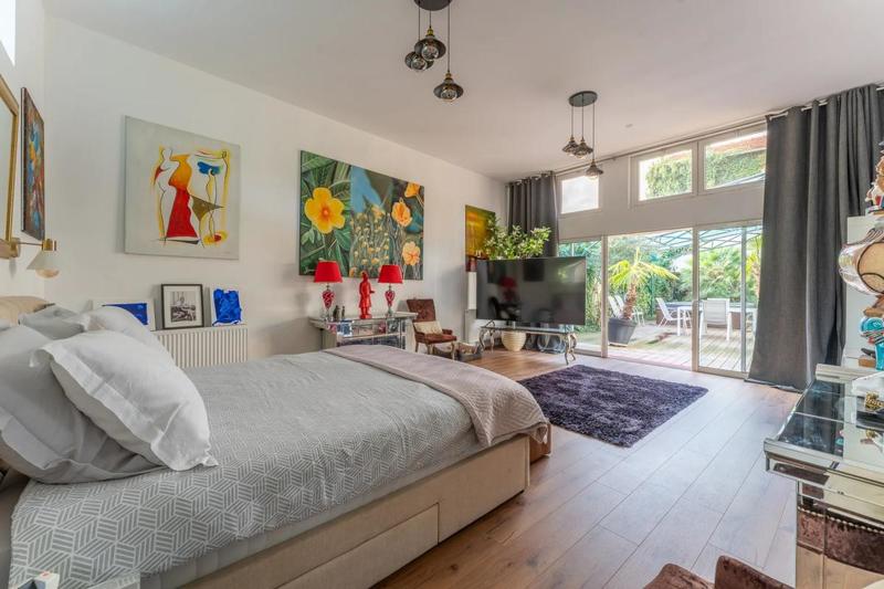 Maison - 394 m² - 5 pièces