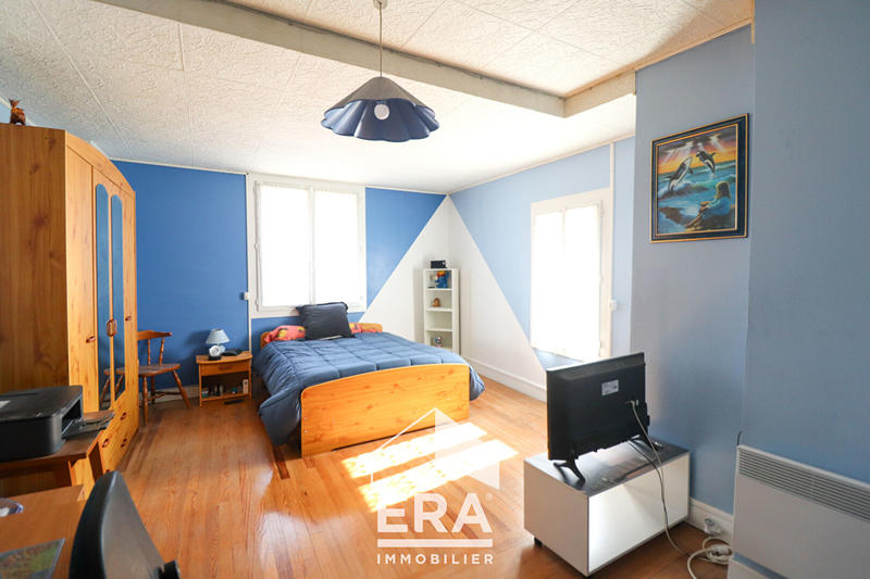 Maison - 285 m² - 10 pièces