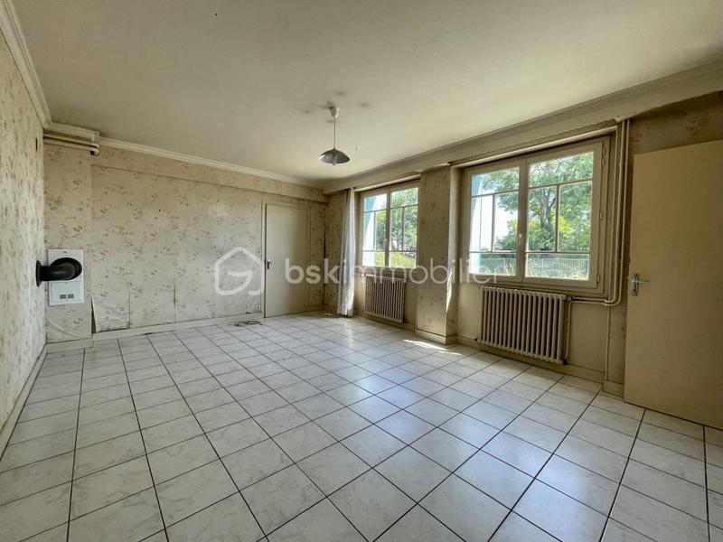 Maison - 180 m² - 7 pièces