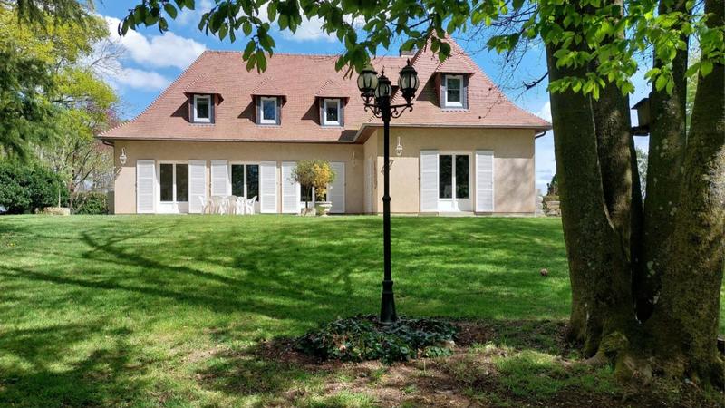 Maison - 182 m² - 7 pièces