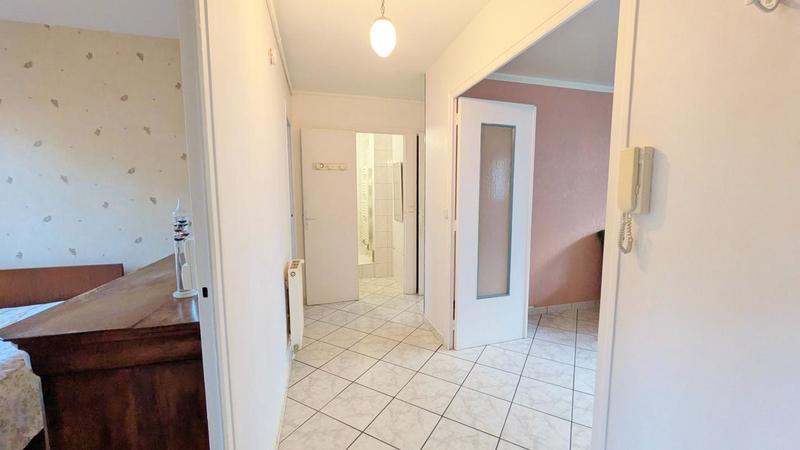 Appartement - 64 m² - 5 pièces