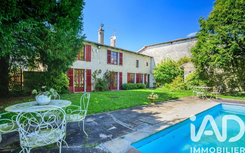 Maison - 252 m² - 7 pièces